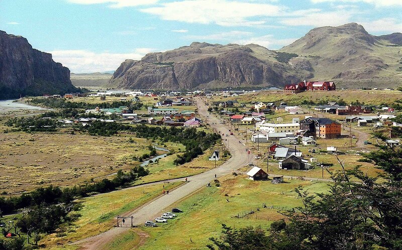 Vista aérea de El Chaltén, la Capital Nacional del Trekking